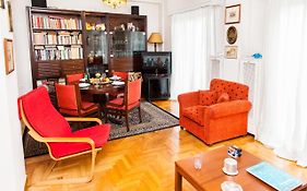 Vintage Apartment In Downtown Athens!